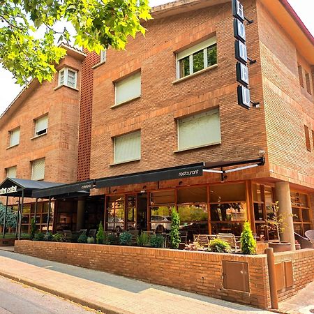 Hotel Estel Berga Zewnętrze zdjęcie