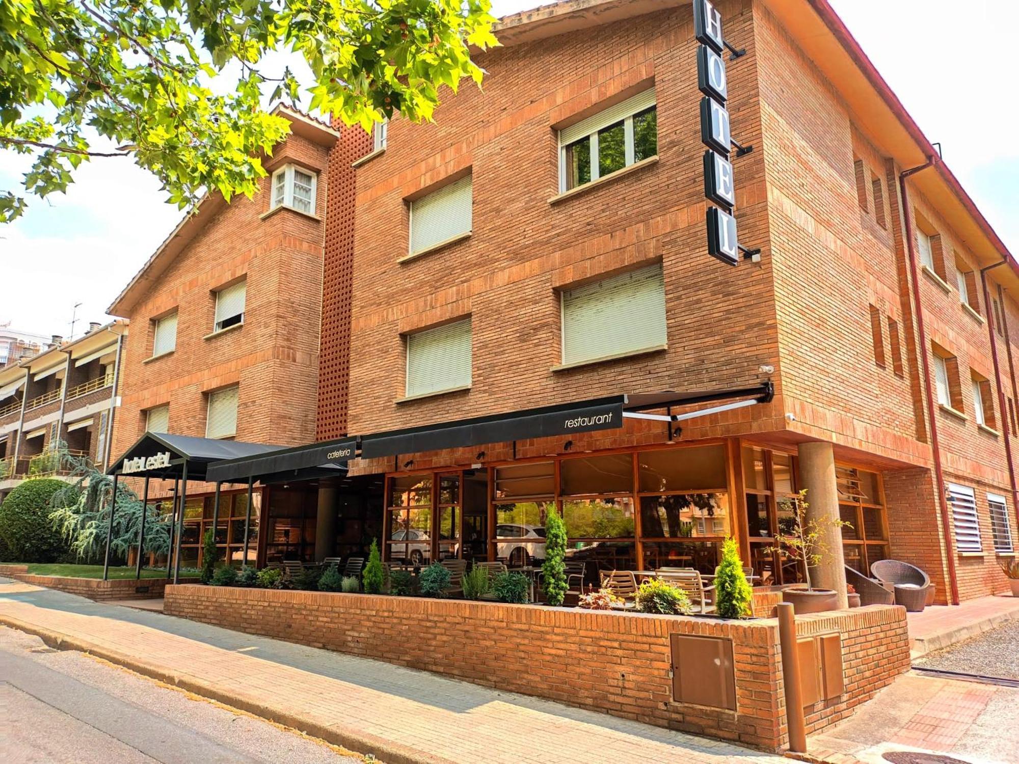 Hotel Estel Berga Zewnętrze zdjęcie